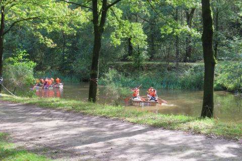 vlotvaren op het kanaal
